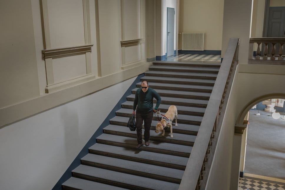 «Non mi sento smarrito nel mio buio e la realtà a volte mi appare più chiara»