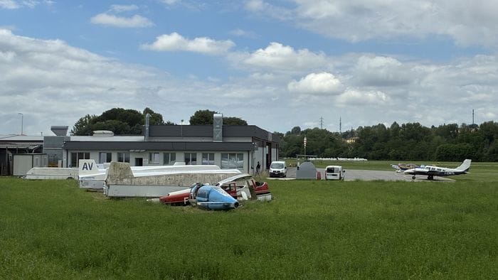https://storage.ecodibergamo.it/media/photologue/2026/6/21/photos/cache/aeroporto-valbrembo-lenac-risponde-ai-sindaci-dopo-lincidente-niente-stop-ai_ae3e9b66-6d6f-11f1-95b1-2739c400c0f4_1920_1080_v3_large_16_9.jpeg
