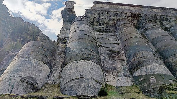 Vilminore, diga del Gleno fragile: crollato un pezzo dell’ultima arcata