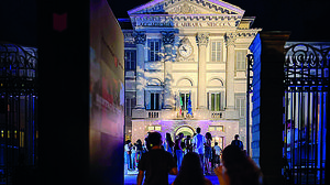 Forever Young  alla Carrara studia i confini tra vero e falso