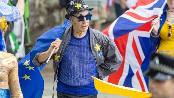 https://storage.ecodibergamo.it/media/photologue/2026/6/22/photos/cache/la-brexit-dieci-anni-fa-passo-falso-a-caro-prezzo_e0203842-6e05-11f1-aeda-4de6a6485e8b_1920_1080_v3_large_16_9.jpg