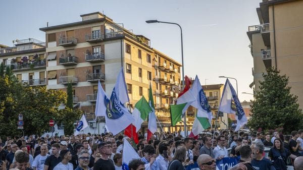 Vannacci, il gioco e i rischi politici