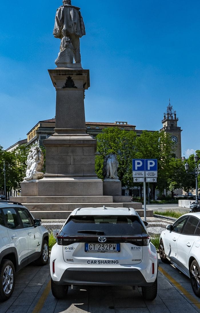Sharing, Bergamo viaggia a due velocità: bici e monopattini boom, male auto e moto