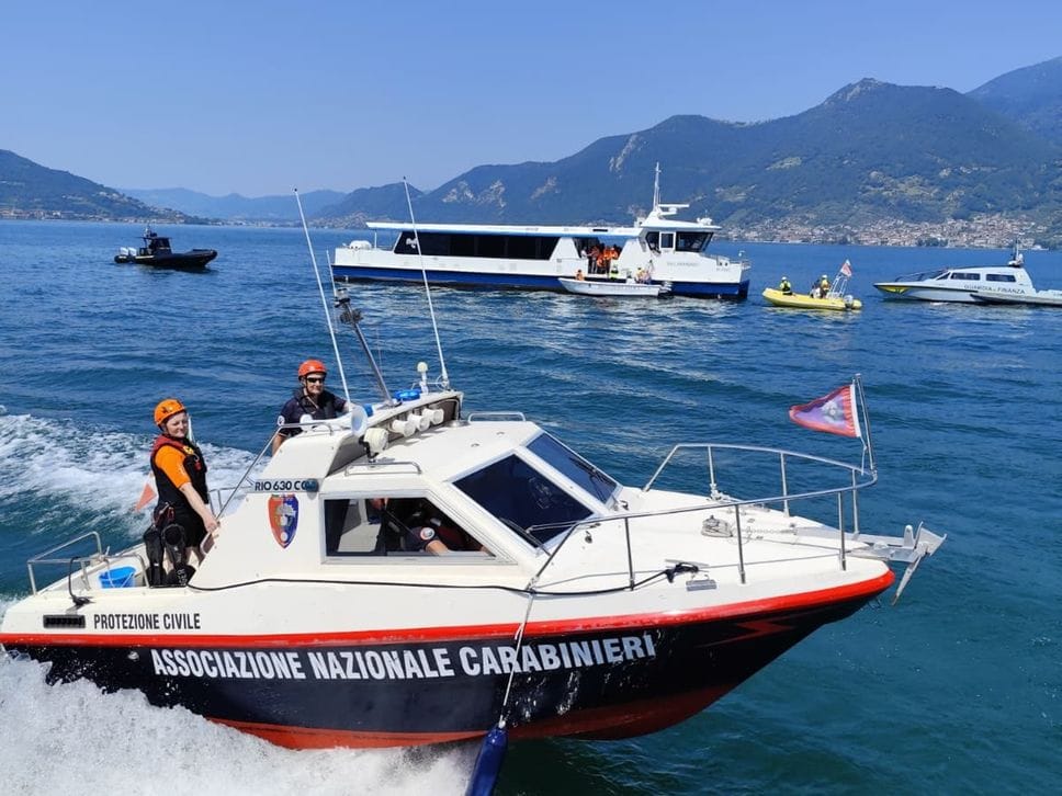 Soccorsi a bordo di un traghetto a Iseo, ma è un’esercitazione- Foto