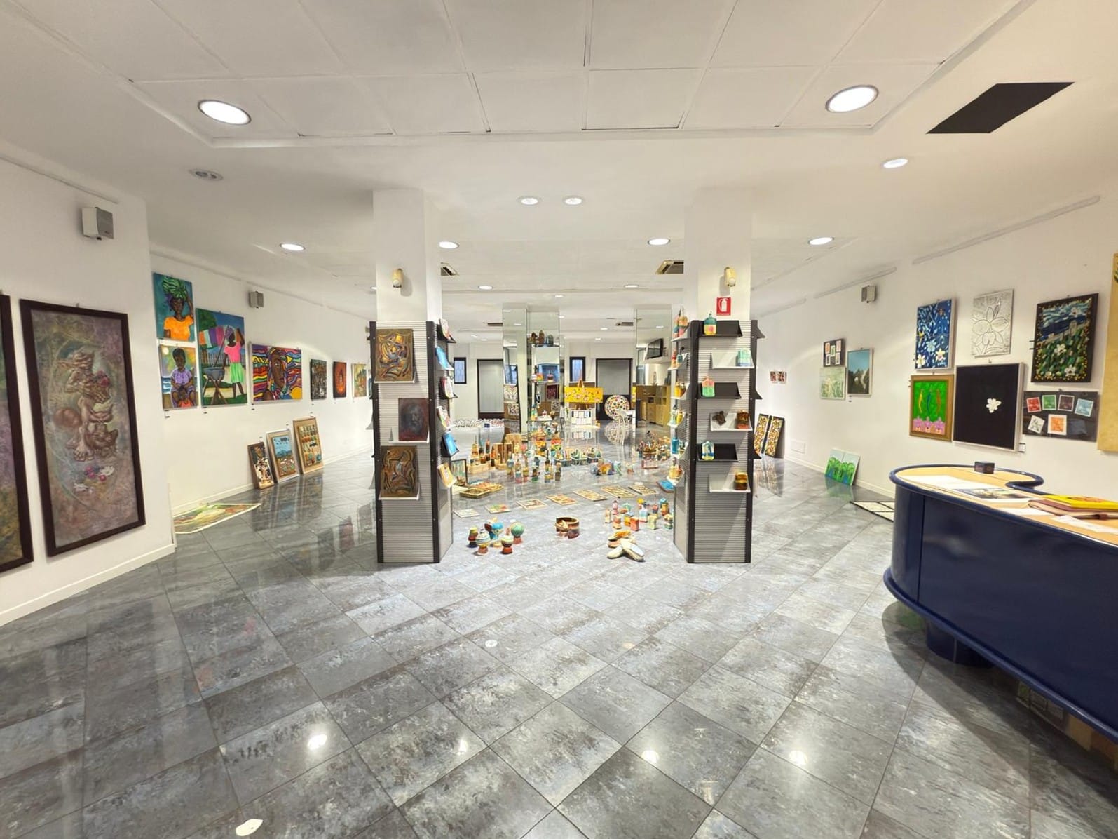 Dai dischi all’arte: a Bergamo nasce la Paredes Expression Arte Gallery
