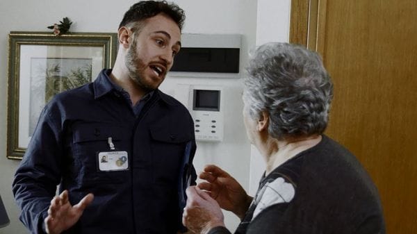 Vendite «porta a porta» invasive. «Sono legali, ma fate attenzione»