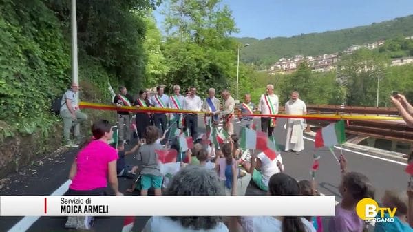 Gaverina, inaugurato il nuovo ponte, lungo la provinciale 39, sul torrente Drione