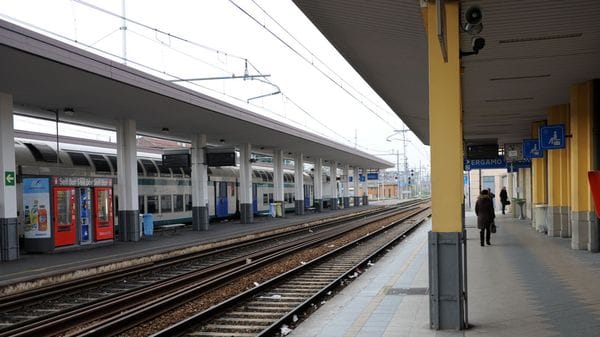 Guasti a Lambrate e a Rovato, due treni fermi sui binari: ritardi e cancellazioni sulla  Milano-Bergamo e sulla Milano-Treviglio-Brescia