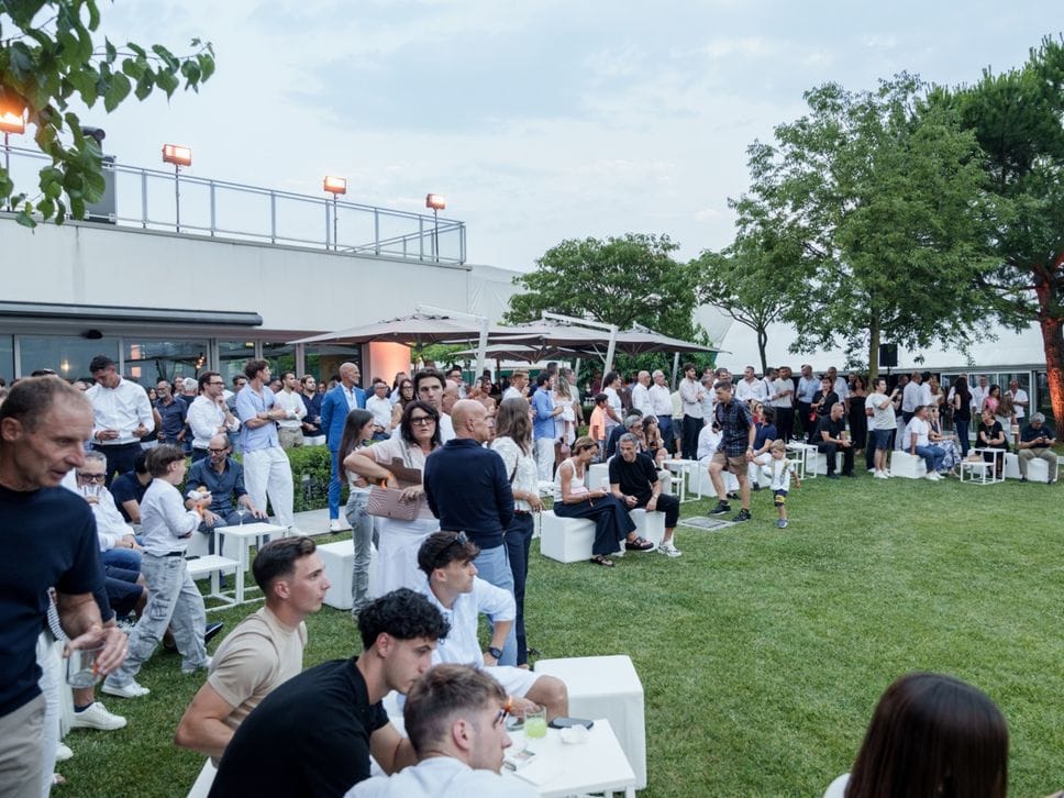 Cayenne Electric, il futuro Porsche fa tappa a Curno