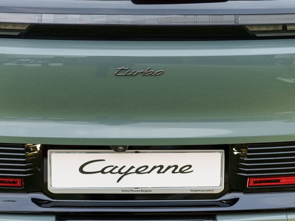 Cayenne Electric, il futuro Porsche fa tappa a Curno