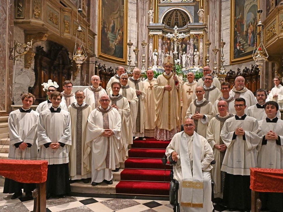 L’abbraccio di Cologno al Cardinale Pizzaballa. «Dobbiamo saper vivere in perdita per amore dell’altro» - Foto