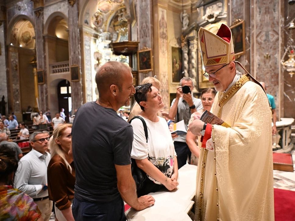L’abbraccio di Cologno al Cardinale Pizzaballa. «Dobbiamo saper vivere in perdita per amore dell’altro» - Foto