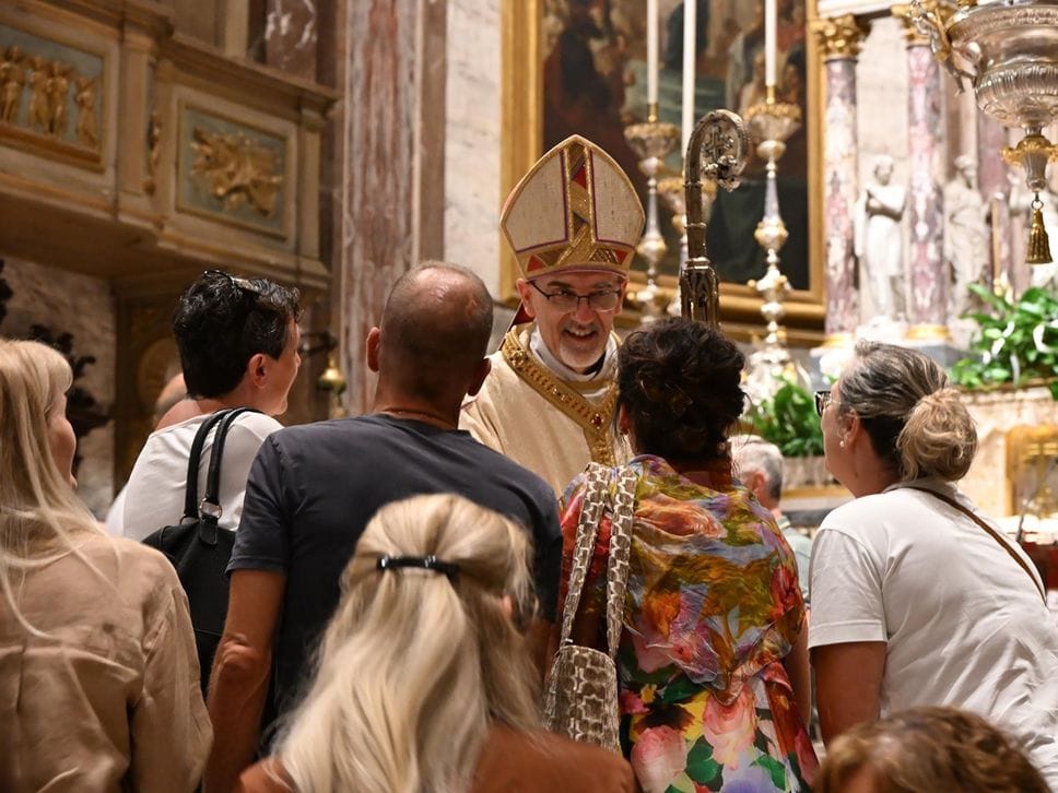L’abbraccio di Cologno al Cardinale Pizzaballa. «Dobbiamo saper vivere in perdita per amore dell’altro» - Foto