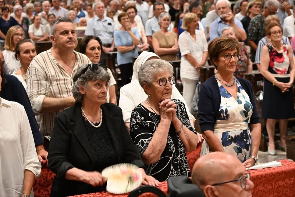 L’abbraccio di Cologno al Cardinale Pizzaballa. «Dobbiamo saper vivere in perdita per amore dell’altro» - Foto