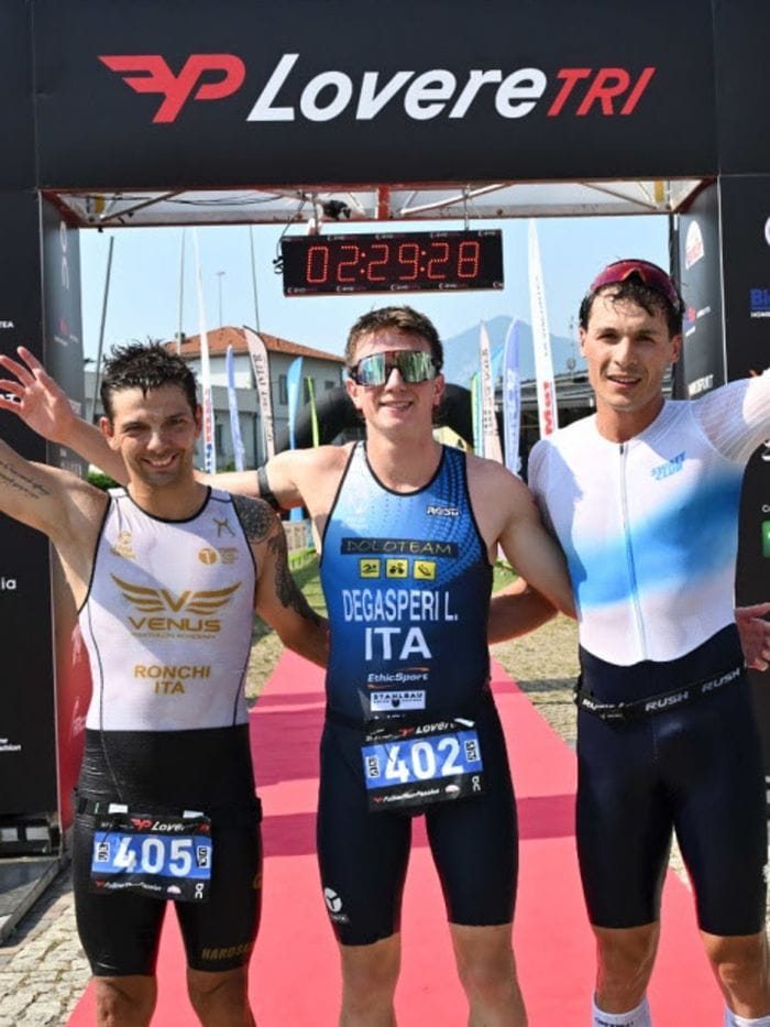 LovereTRI: festa per 850 fra nuoto nel lago d’Iseo, bicicletta e corsa