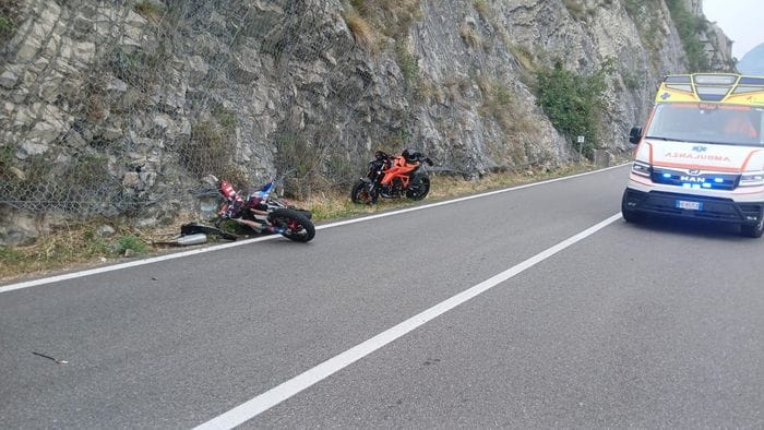 https://storage.ecodibergamo.it/media/photologue/2026/6/28/photos/cache/sarnico-auto-contro-due-moto-dopo-la-galleria-ferito-un-19enne_1b84ed32-7311-11f1-aeda-4de6a6485e8b_1920_1080_v3_large_16_9.jpeg