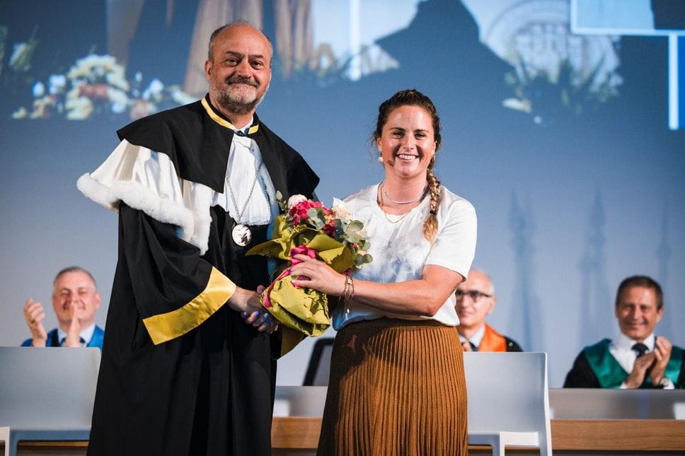 Graduation Day UniBg, con il lancio del «tocco» fanno festa 570 laureati magistrali