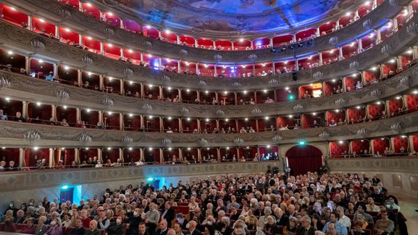 Tic Tac. La nuova stagione dei teatri della Fondazione Donizetti