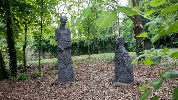 «La Forza» di Chiara Camoni: la prima opera site specific per i giardini della Carrara