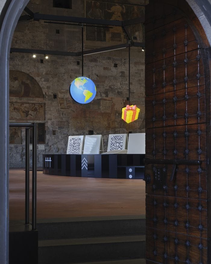 Gamec, Palazzo della Ragione diventa laboratorio condiviso con Fosbury e Claire Fontaine