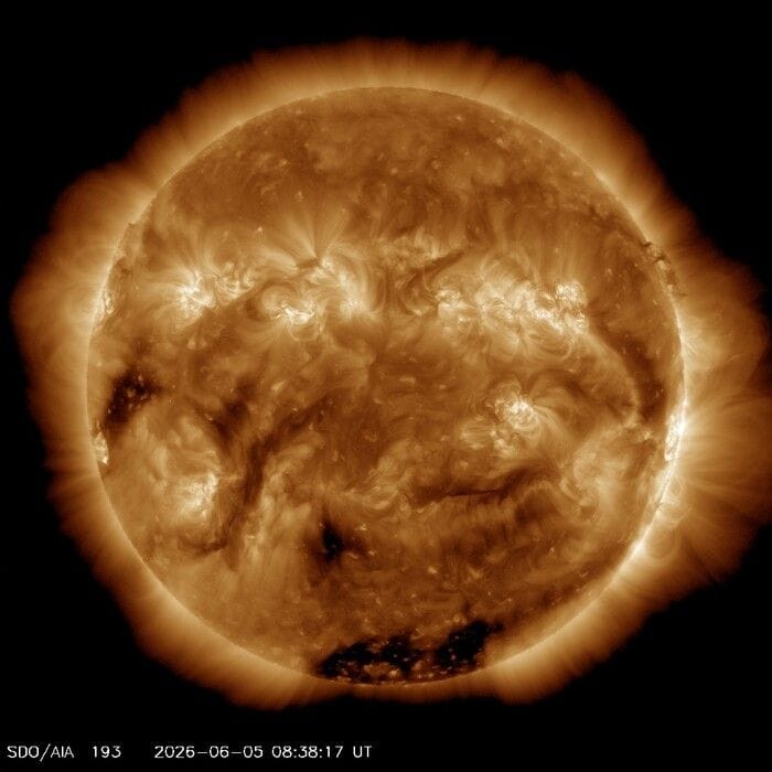 Tempesta geomagnetica in corso, è di intensità moderata