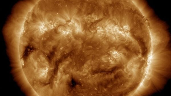 Tempesta geomagnetica in corso, è di intensità moderata