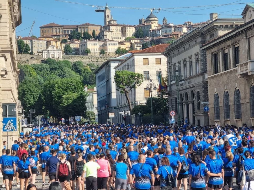 Camminata Nerazzurra, oltre 12mila tifosi invadono il Sentierone - Foto