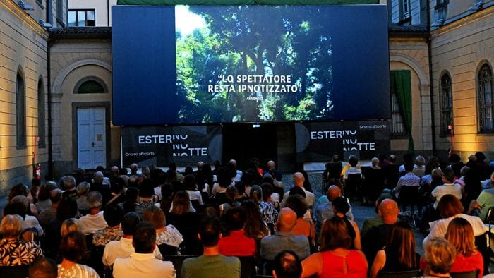https://storage.ecodibergamo.it/media/photologue/2026/6/7/photos/cache/esterno-notte-torna-a-bergamo-dall11-giugno-il-grande-cinema-sotto-le-stelle_ea3d0df2-624b-11f1-bd25-9823d43f8df2_1920_1080_v3_large_16_9.jpg