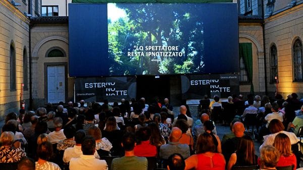 Esterno Notte torna a Bergamo: dall’11 giugno il grande cinema sotto le stelle