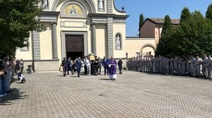 A Pianengo l’ultimo saluto a Daniel Taino, pilota morto nell’incidente aereo di Valbrembo