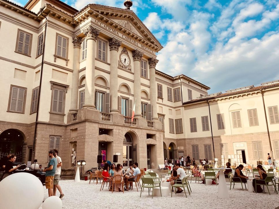 Estate in Carrara, cultura nel verde: letture, yoga e musica a lume di candela - La mappa degli spazi estivi
