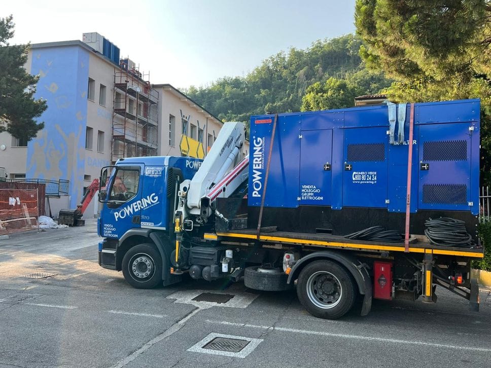 Blackout a raffica nel Basso Sebino: operai a casa prima, caldo torrido e disagi 