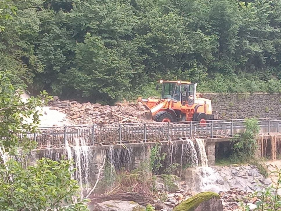Val Brembana, frana a Isola di Fondra. Chiusa la strada per Branzi - Foto
