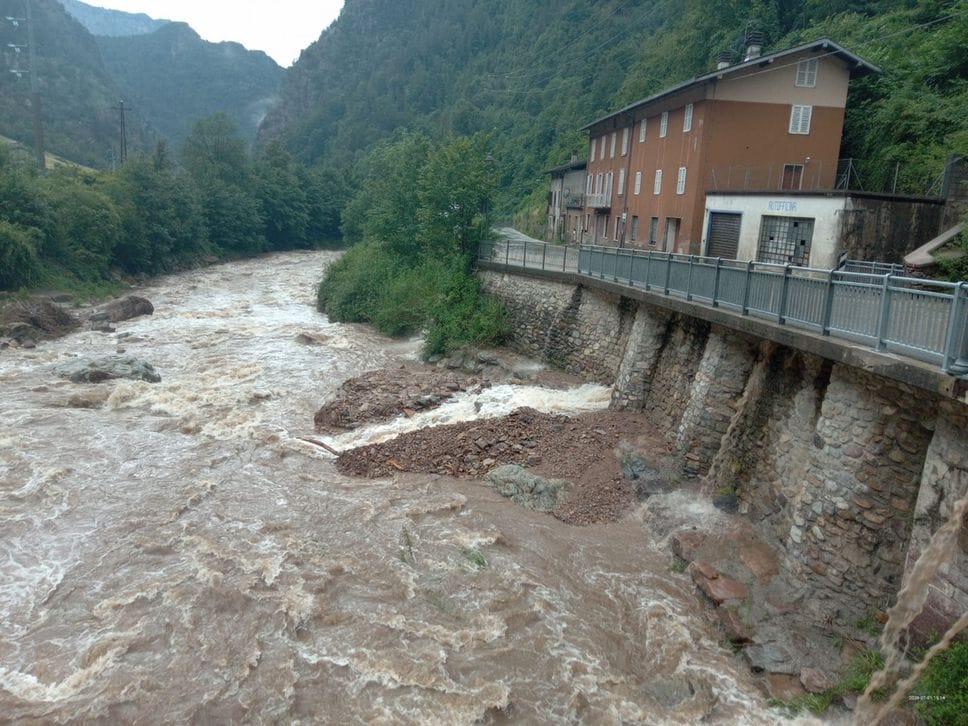 Val Brembana, frana a Isola di Fondra. Chiusa la strada per Branzi - Foto