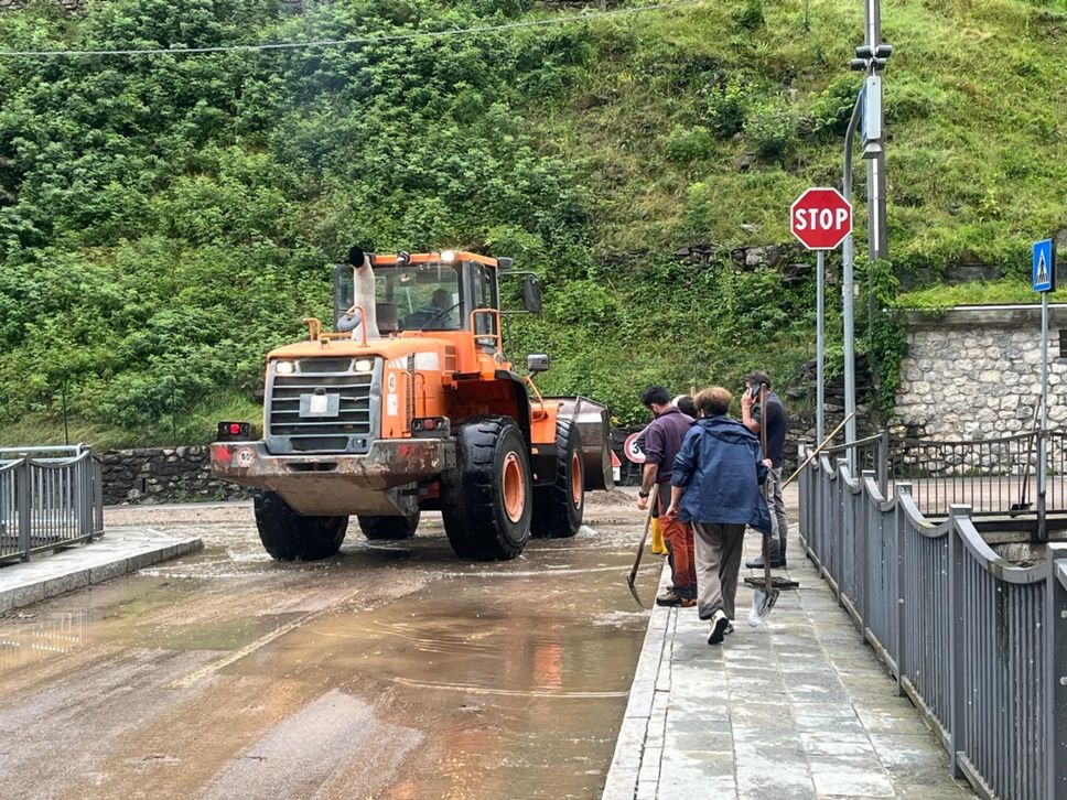 Val Brembana, frana a Isola di Fondra. Riaperta la strada per Branzi - Foto