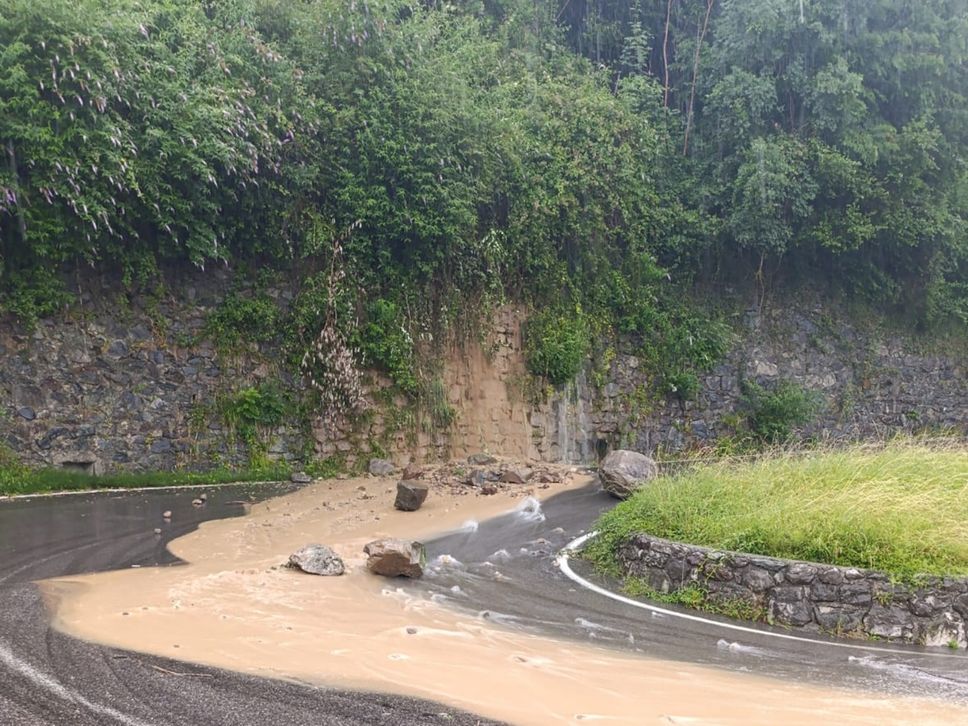 Val Brembana, frana a Isola di Fondra. Riaperta la strada per Branzi - Foto