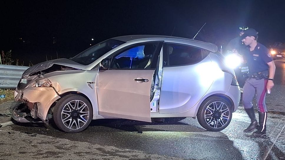 Violento scontro fra tre auto a Caravaggio. Gravissima una ventenne