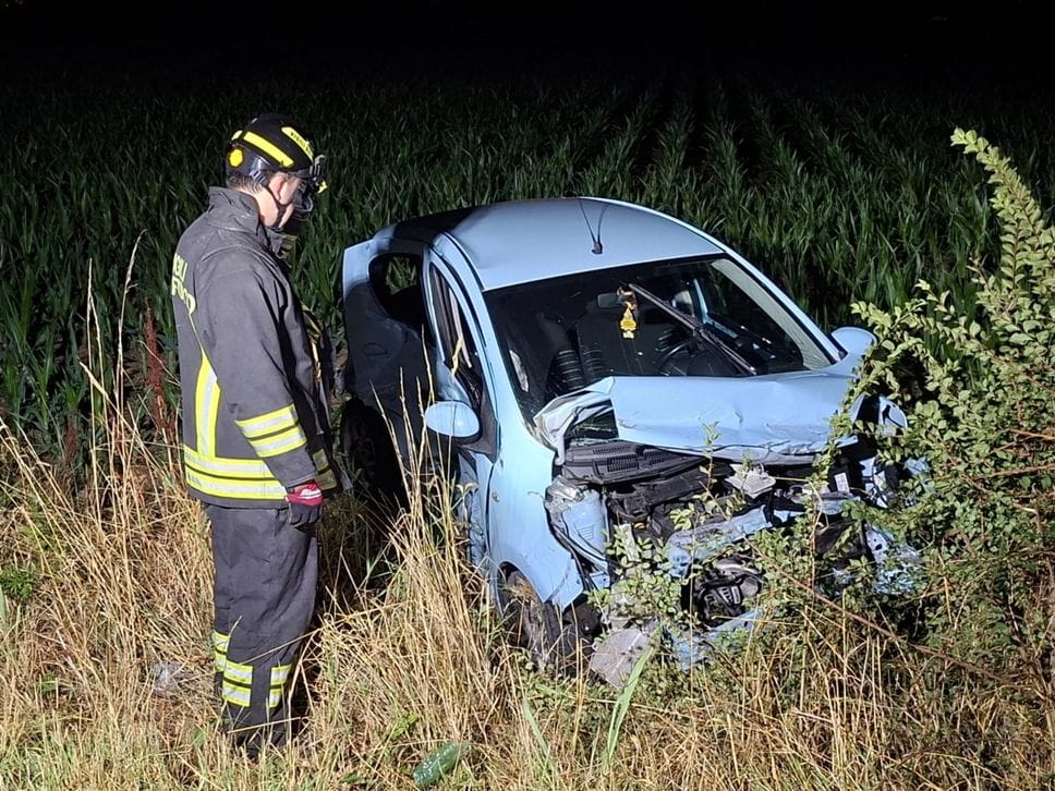 Violento scontro fra tre auto a Caravaggio. Gravissima una ventenne