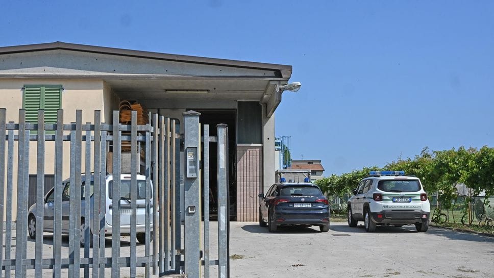 Infortunio Castel Rozzone, socio di una falegnameria colpito alla testa da un pannello di legno