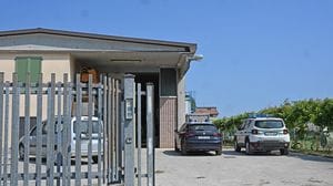 Infortunio Castel Rozzone, socio di una falegnameria colpito alla testa da un pannello di legno