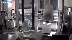 Presi i presunti autori della spaccata all’Ottica Savoldi - Video