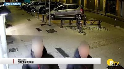 https://storage.ecodibergamo.it/media/photologue/2026/7/10/photos/cache/spaccata-allottica-savoldi-la-polizia-arresta-due-tunisini_790f63ea-7c82-11f1-988f-73910647907a_display.jpg