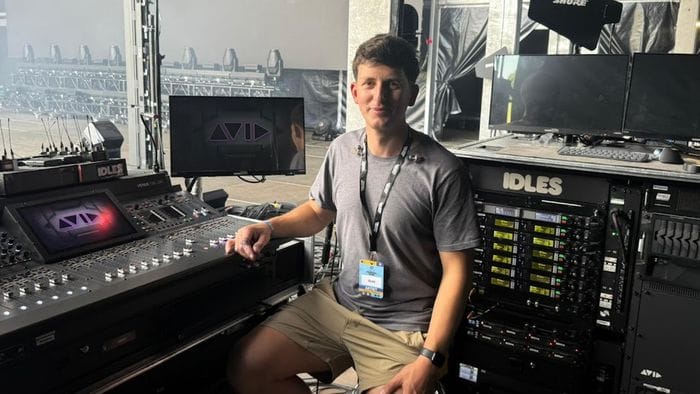 Da receptionist a tecnico del suono nei tour di star mondiali