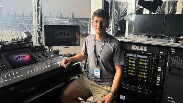 Da receptionist a tecnico del suono nei tour di star mondiali