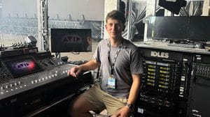 Da receptionist a tecnico del suono nei tour di star mondiali