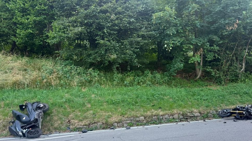 Scontro tra moto e scooter tra  Bedulita e Costa Imagna: muore motociclista di 54 anni