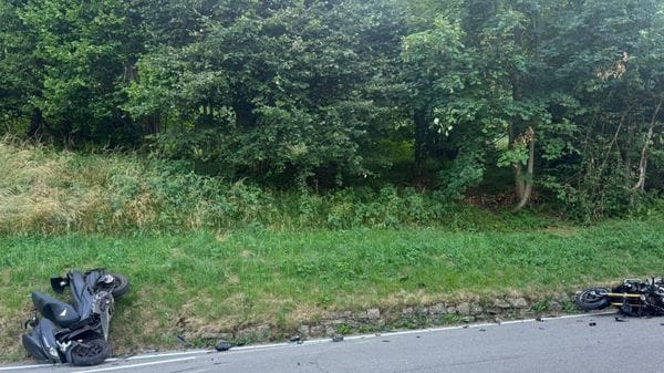 Scontro tra moto e scooter tra  Bedulita e Costa Imagna: muore motociclista di 54 anni