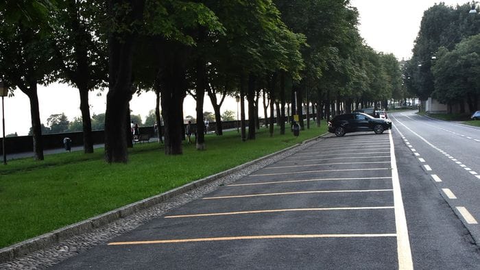 https://storage.ecodibergamo.it/media/photologue/2026/7/13/photos/cache/cambia-la-sosta-dei-lavoratori-serali-in-citta-alta_d27c46e8-7edd-11f1-a361-e06bbbdd9fcf_1920_1080_v3_large_16_9.jpg
