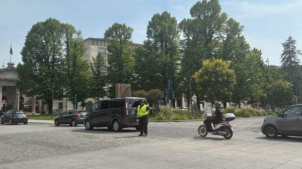 Un altro blackout in centro a Bergamo: «Causato dal caldo»