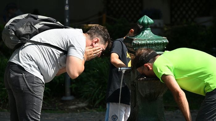 https://storage.ecodibergamo.it/media/photologue/2026/7/14/photos/cache/al-via-i-cold-spot-in-10-case-di-comunita-della-provincia-di-bergamo_d4bdbbe0-7ef0-11f1-a361-e06bbbdd9fcf_1920_1080_v3_large_16_9.jpg
